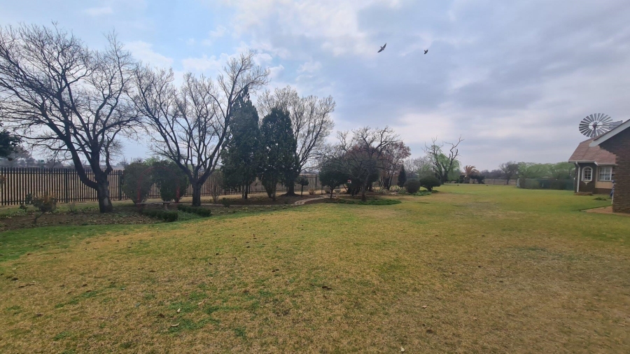 5 Bedroom Property for Sale in Wilgeboom A H North West